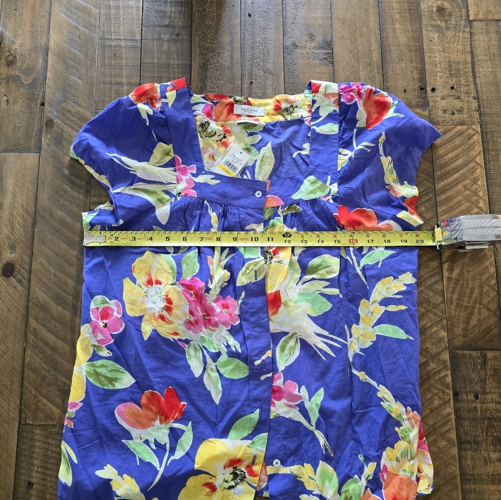 NWT Floral Shirt - Perfect For Summer